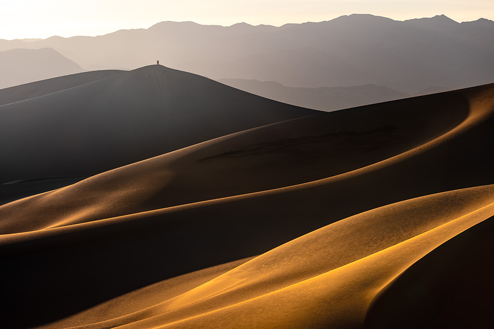Contrary to the popular belief that size doesn’t matter, using long, large telephoto lenses allows a photographer to capture some very special moments often invisible to the naked eye.