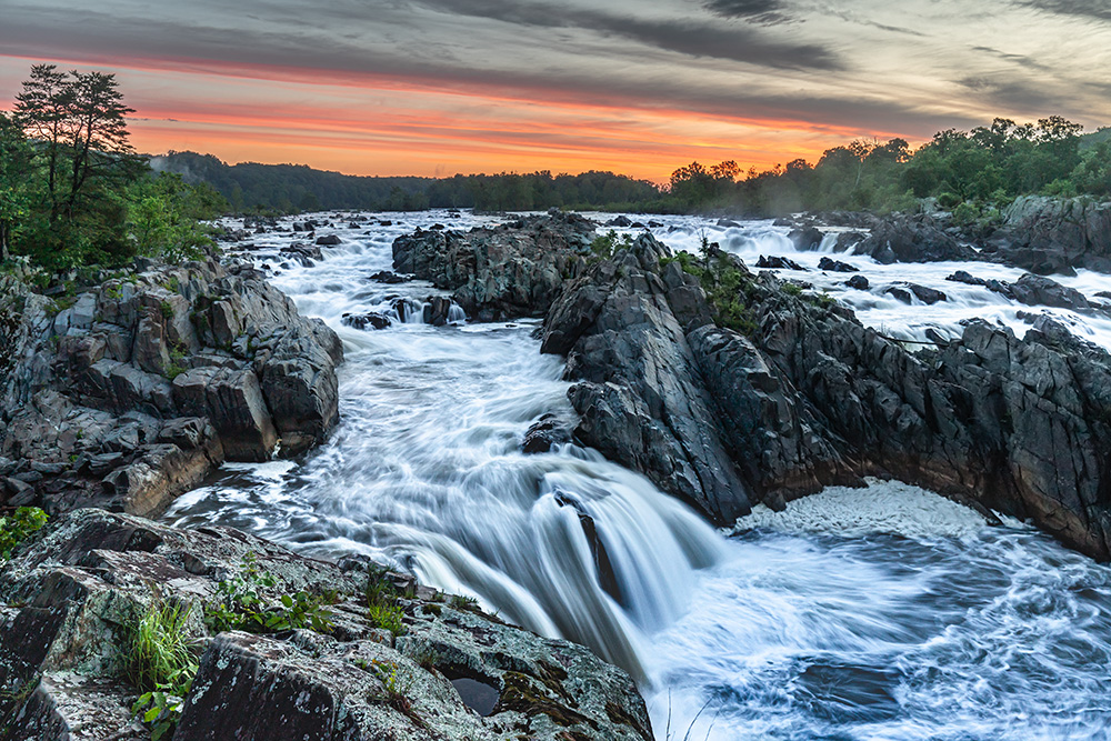 This park will always be special to me due to its close proximity to home and the fact it was my very first US park to visit. Photography-wise, the place remains challenging because, despite the beauty and power of the falls, they don't offer many obvious photo opportunities. I'm still looking forward to shooting something really special here.