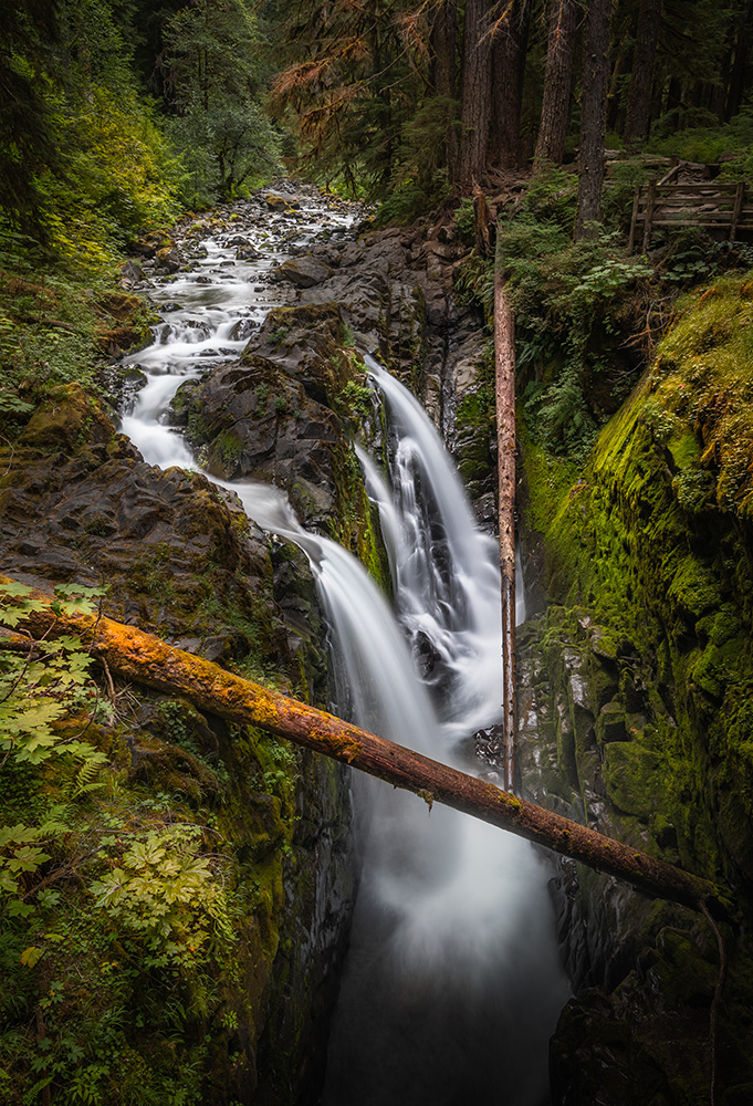 Sometimes I feel reluctant to shoot photos of places where I can bring little to no uniqueness to the classic view or perspective. Sometimes, though, the places are simply too beautiful not to try.