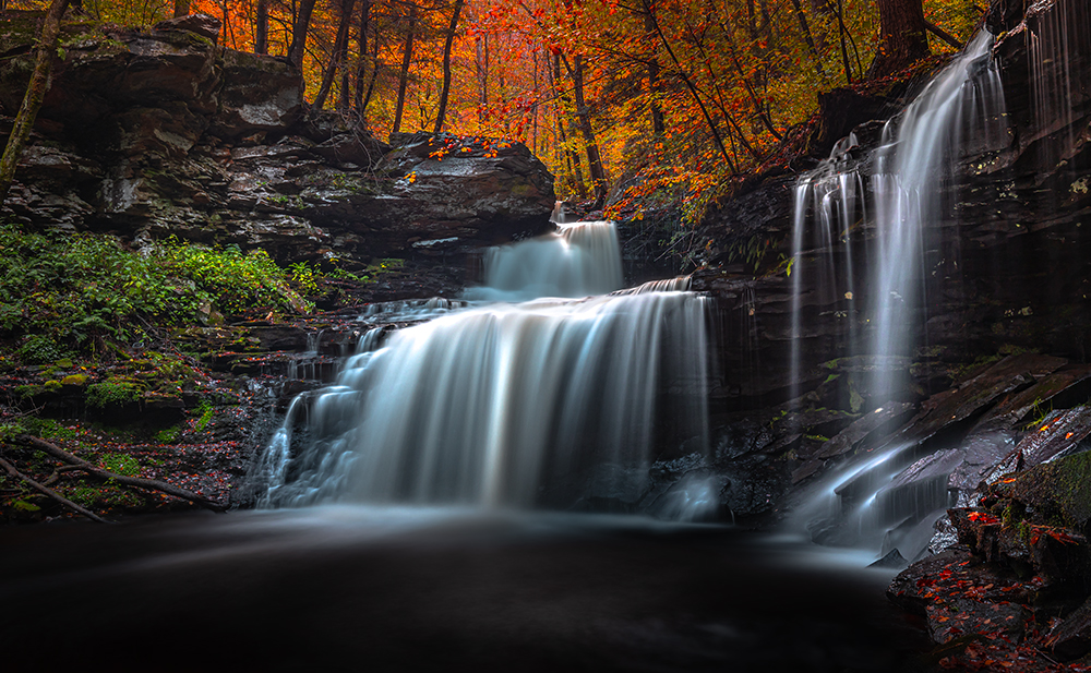 Very few people are familiar with this park, even those living on the East Coast and leading an active outdoor life. I'm not sure why, but I'm actually quite happy with this fact. Twenty-one named waterfalls on just a five-mile hike. If you like small East Coast forest waterfalls, this is definitely the place to be.